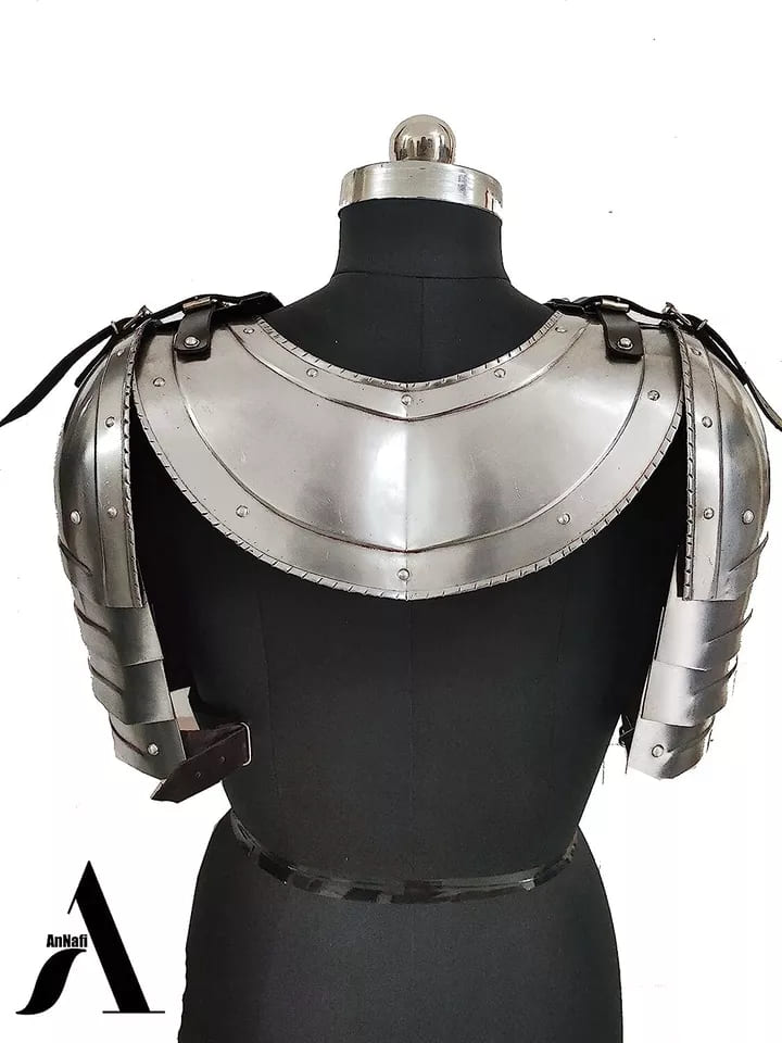 Battle-Ready Medieval Iron Gorget with Pauldrons, Ideal for Cosplay and Historical Reenactments