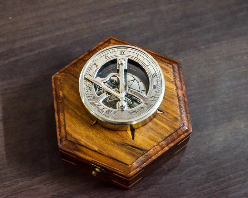 Engraving options for sundial compass, up to 3 initials or 60 characters on the box for a personal touch.