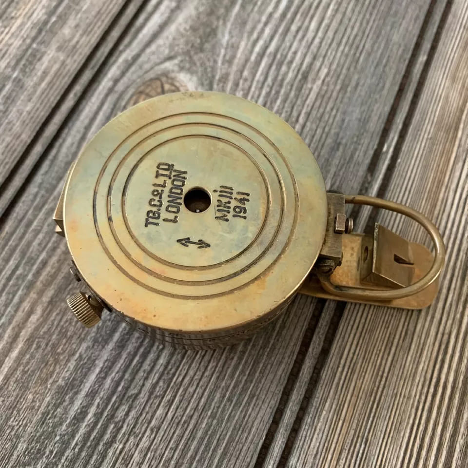 Vintage Solid Brass WWII Military Pocket Compass – Unique Gift for Collectors - Retro Handicrafts