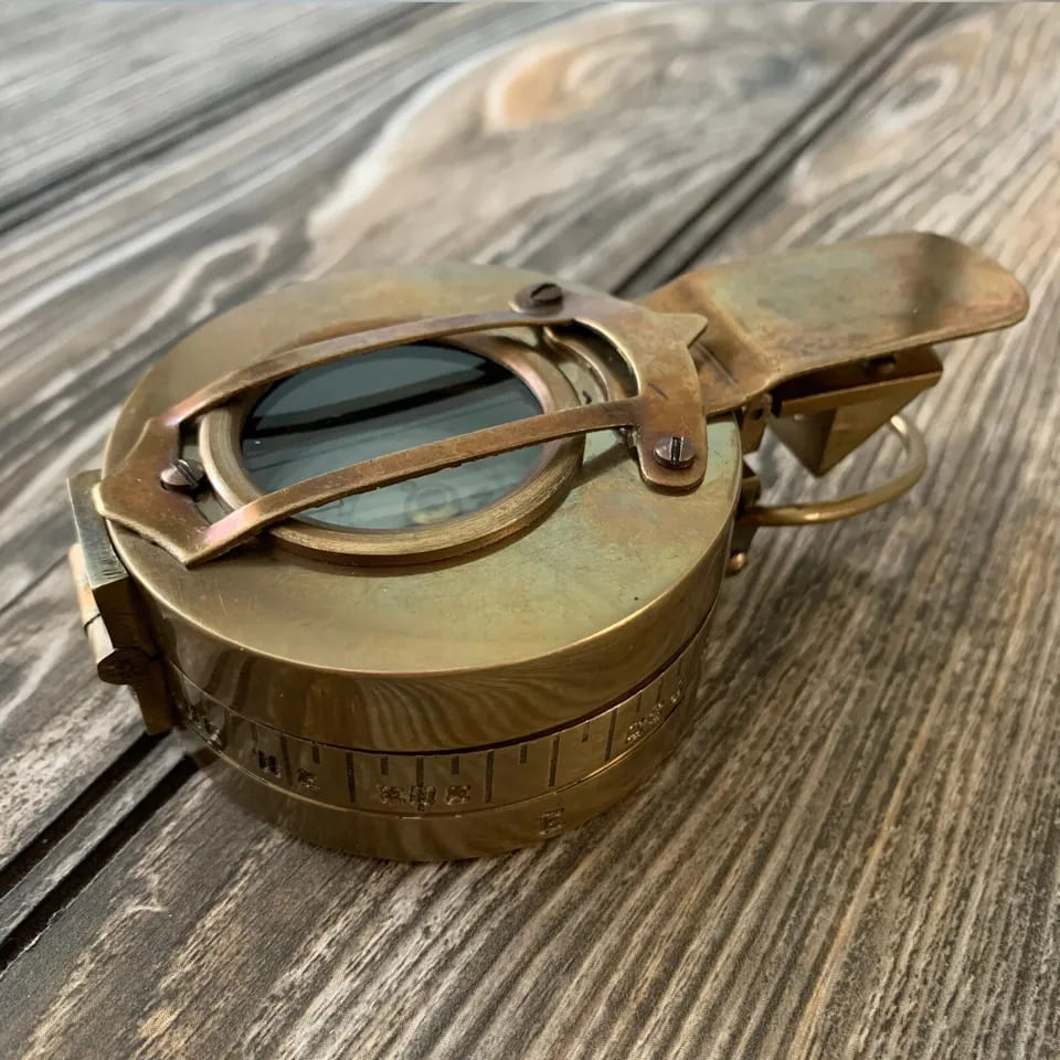 Vintage Solid Brass WWII Military Pocket Compass – Unique Gift for Collectors - Retro Handicrafts
